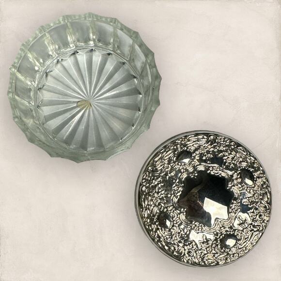 Vintage Silver plate Crystal Glass Powder Puff Jar Makeup Box Trinket Bowl - Picture 1 of 4